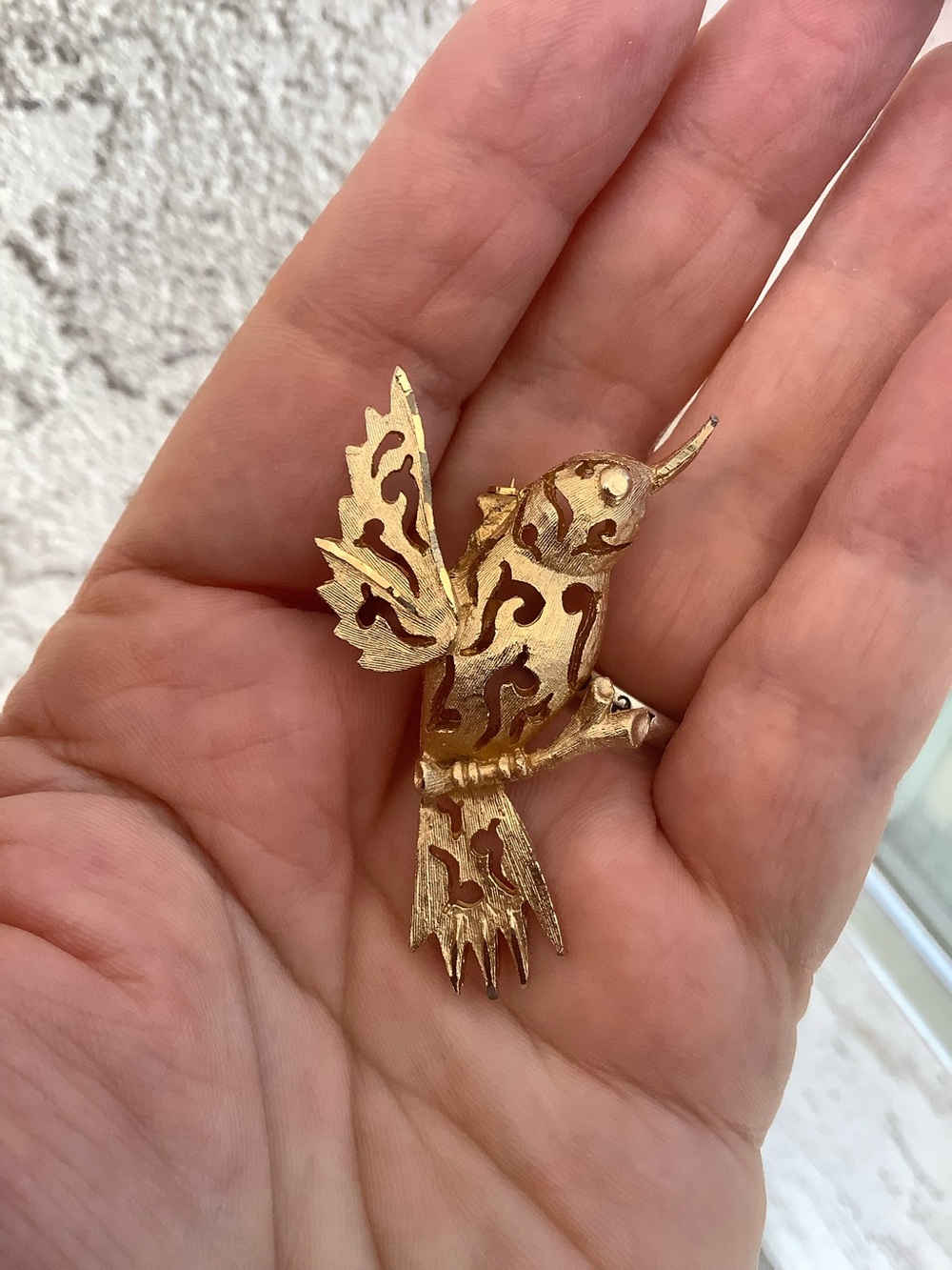 Gold tone Hummingbird Bird Brooch
